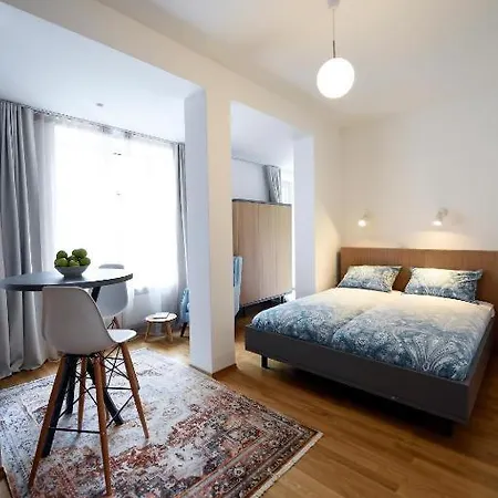 Centre Chic 2/4 * Lublana
