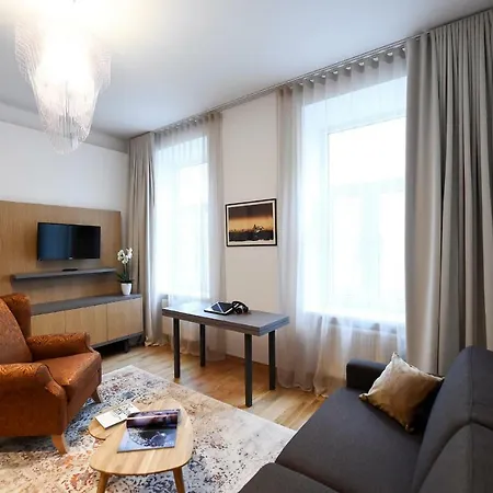 Apartament Centre Chic 2/4 *