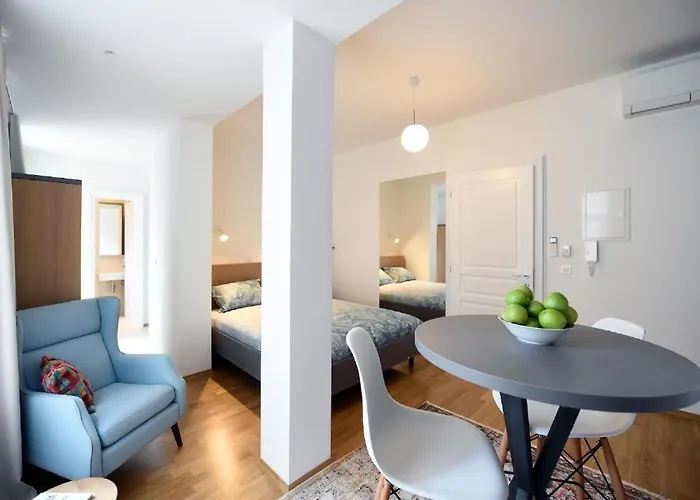 Centre Chic 2/4 Любляна