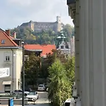 Apartman Centre Chic 2/4
